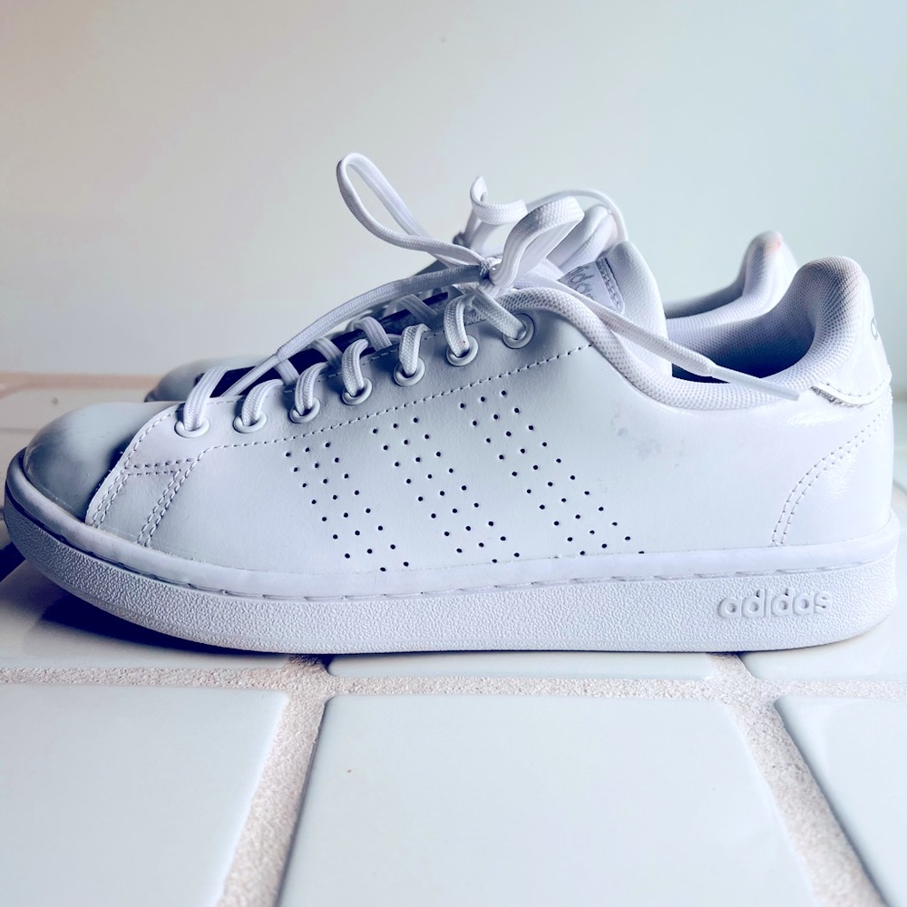 Adidas Women's Comfort Cloud Shoe size 7.5 White Patent Leather